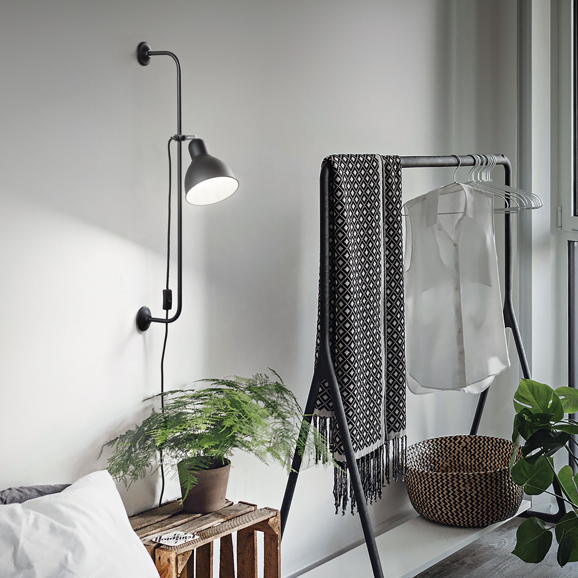 Lámpara de Pared Shower Orientable Negra | Ideal Lux