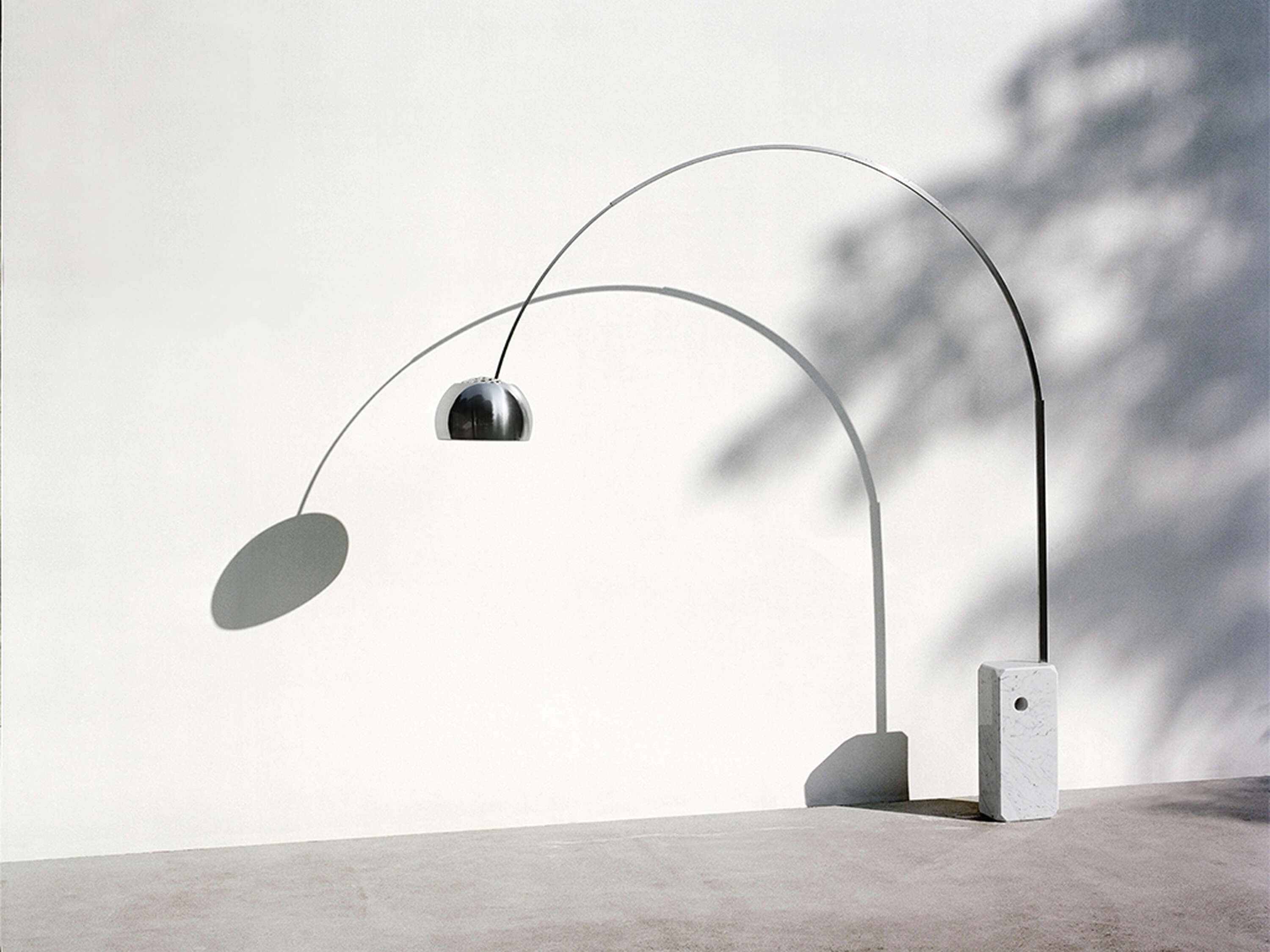 Lámpara de pie Arco Led Design by Achille and Pier Giacomo Castiglioni | Flos